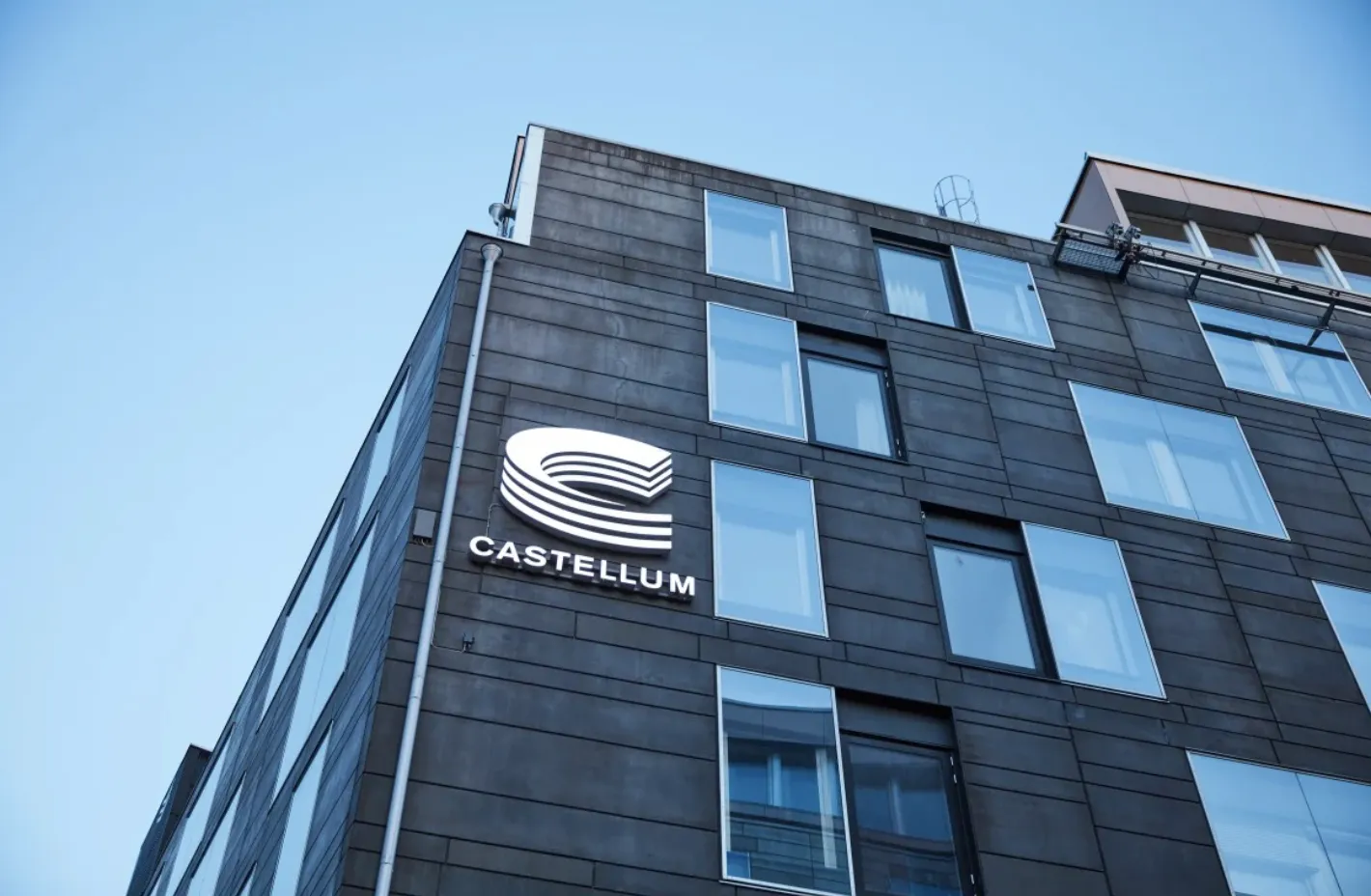 Castellum slår förväntningarna och belönar aktieägarna med nya återköp