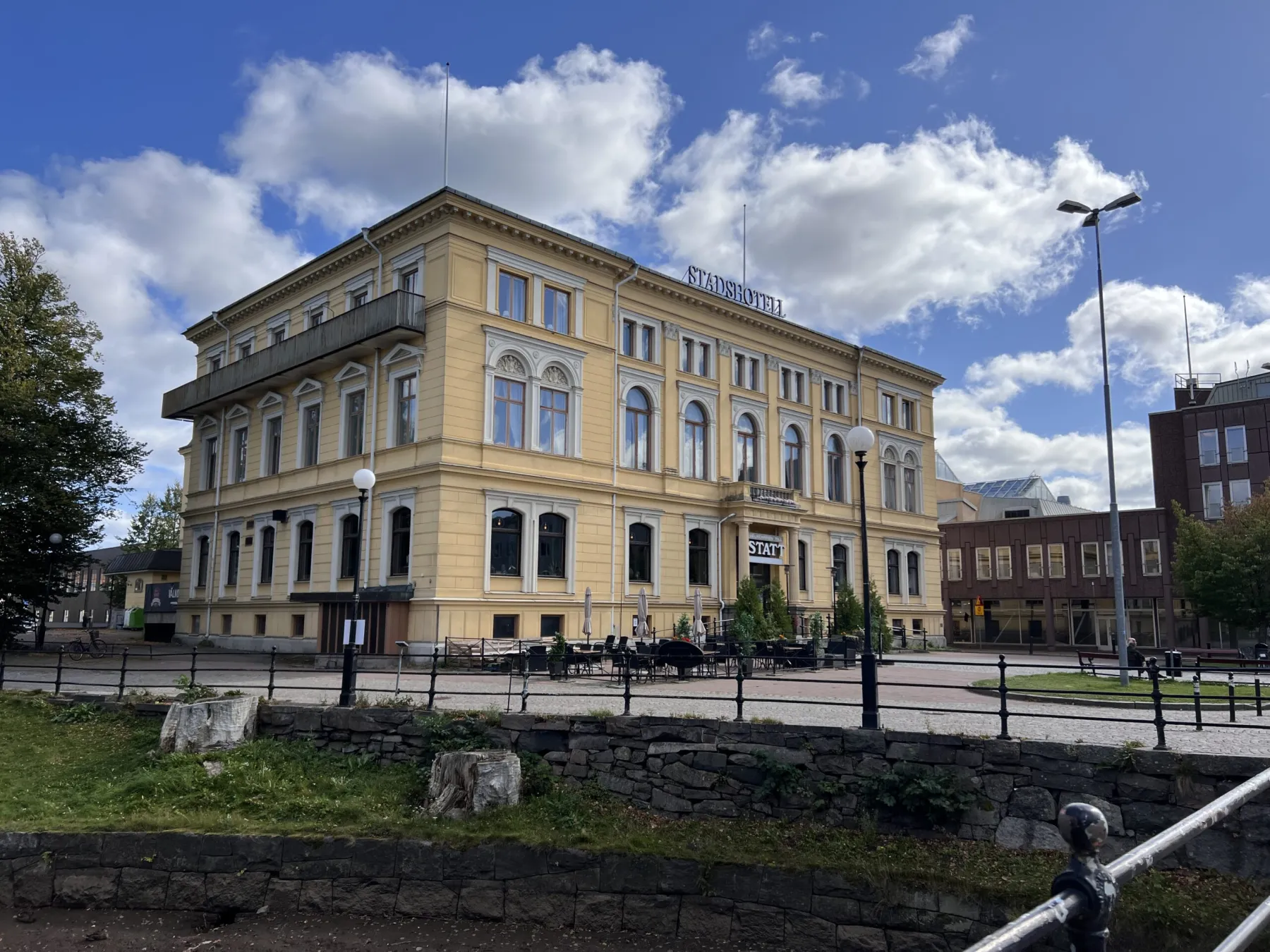 Där hotellresan började: Ekman köper anrika Stadshotellet i Kristinehamn